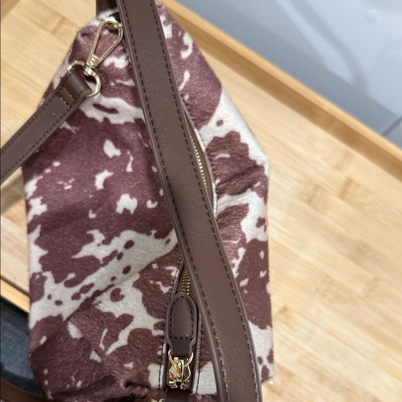 Convertible Carrie Crossbody Bag - Picture 9 of 10